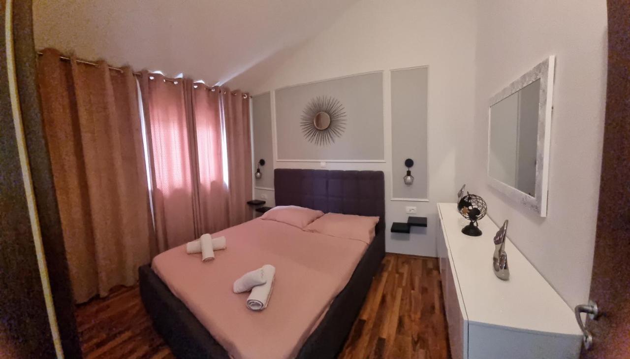 Holiday Home Gabi Рогозница Екстериор снимка